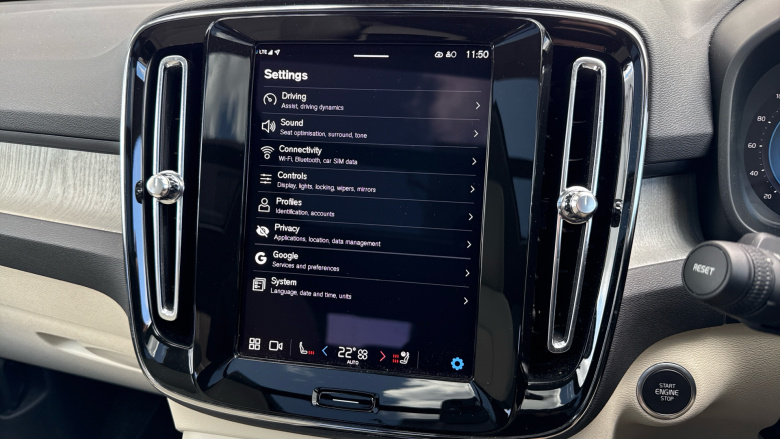 Volvo XC40 2.0 B3P Ultra Dark 5dr Auto Petrol Estate